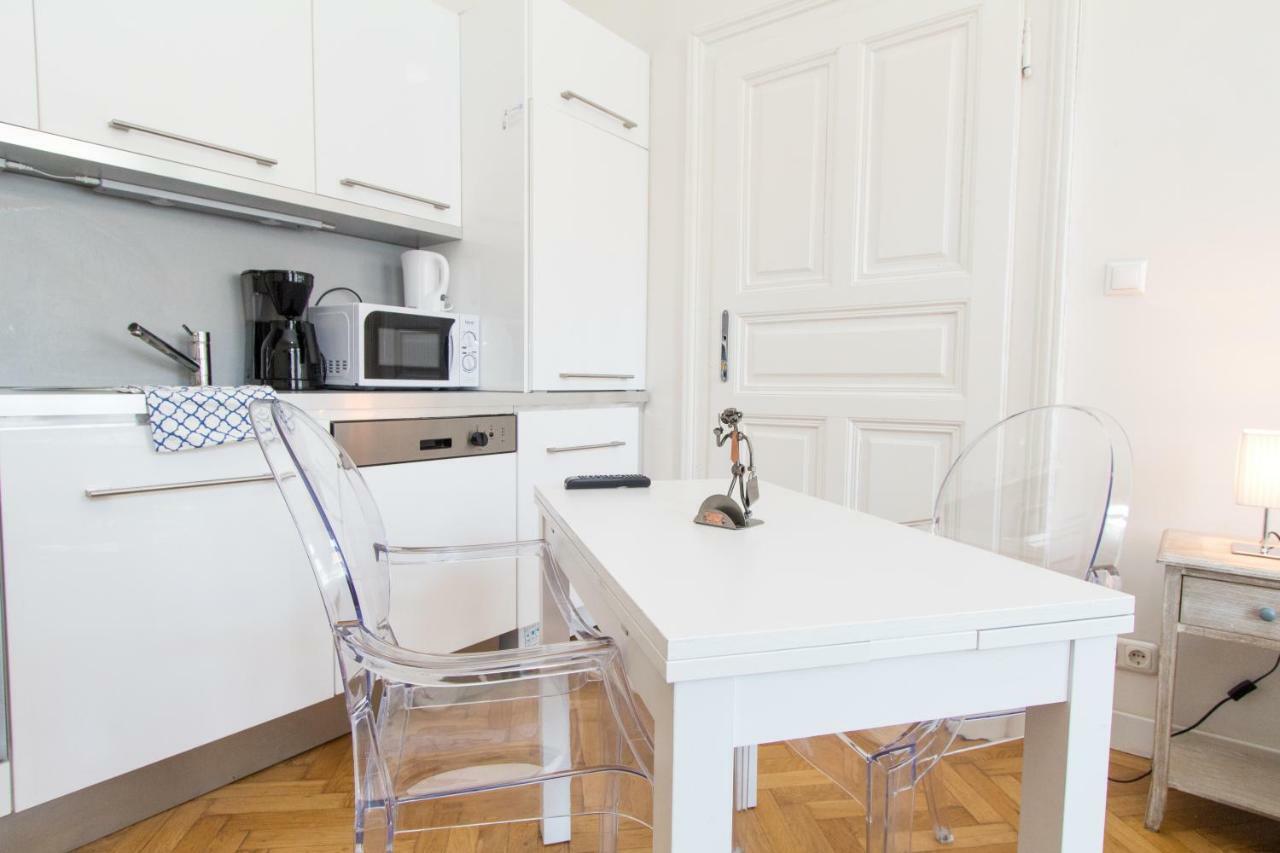 Design I Contactless Check-in Apartment Wien